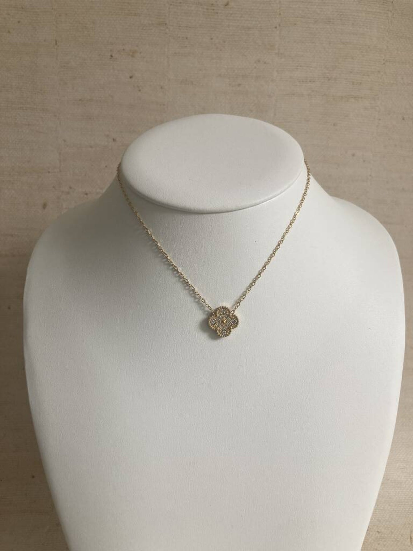 CLOVER PENDANT