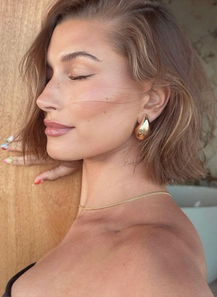 hailey bieber earring